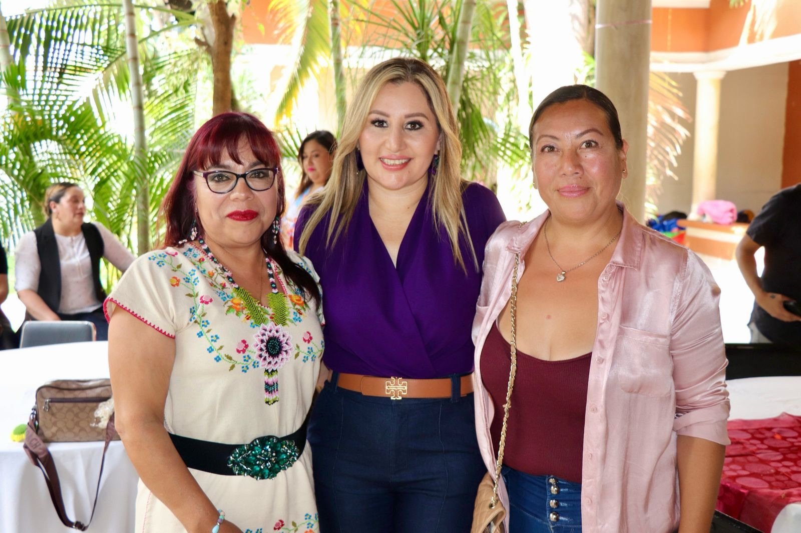 Blanca Lara se reúne con mujeres líderes para fortalecer la transformación en Uruapan