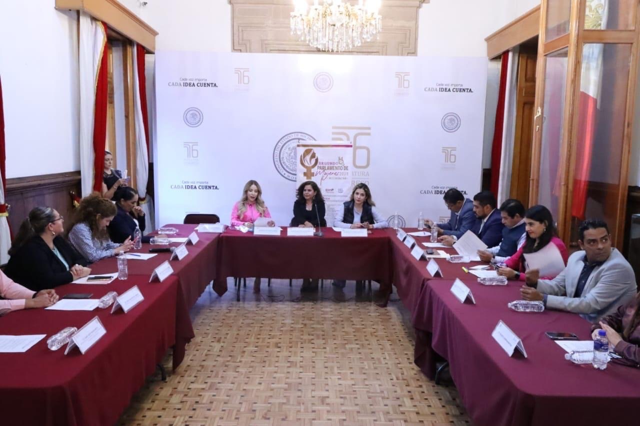 Presentan a las 40 michoacanas que formarán parte del Segundo Parlamento de Mujeres