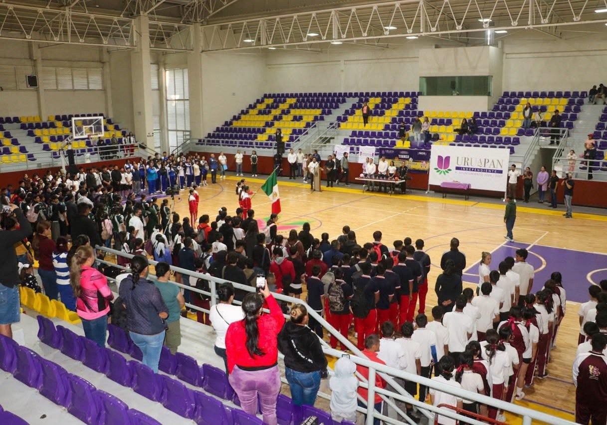 Inauguran Torneo Intersecundarias “Rescatando tu Escuela, Soto Sanabria” en Uruapan