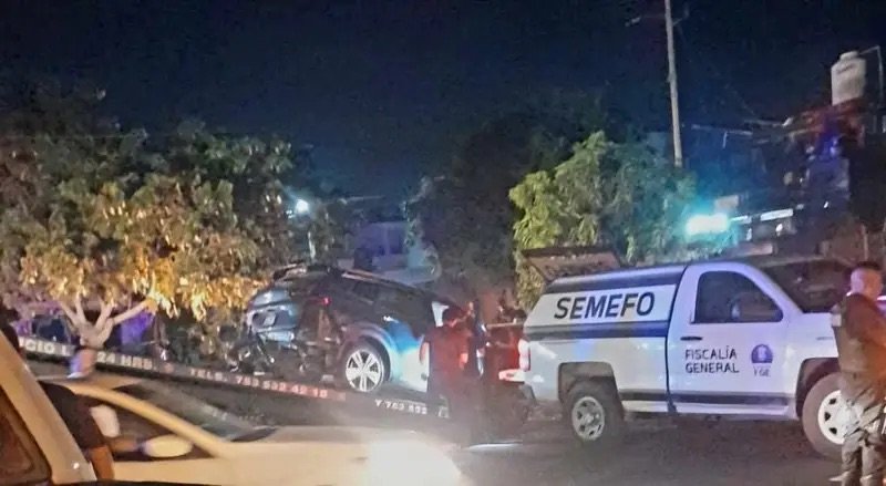Hombre sufre posible infarto al volante y cae a un canal en Lázaro Cárdenas