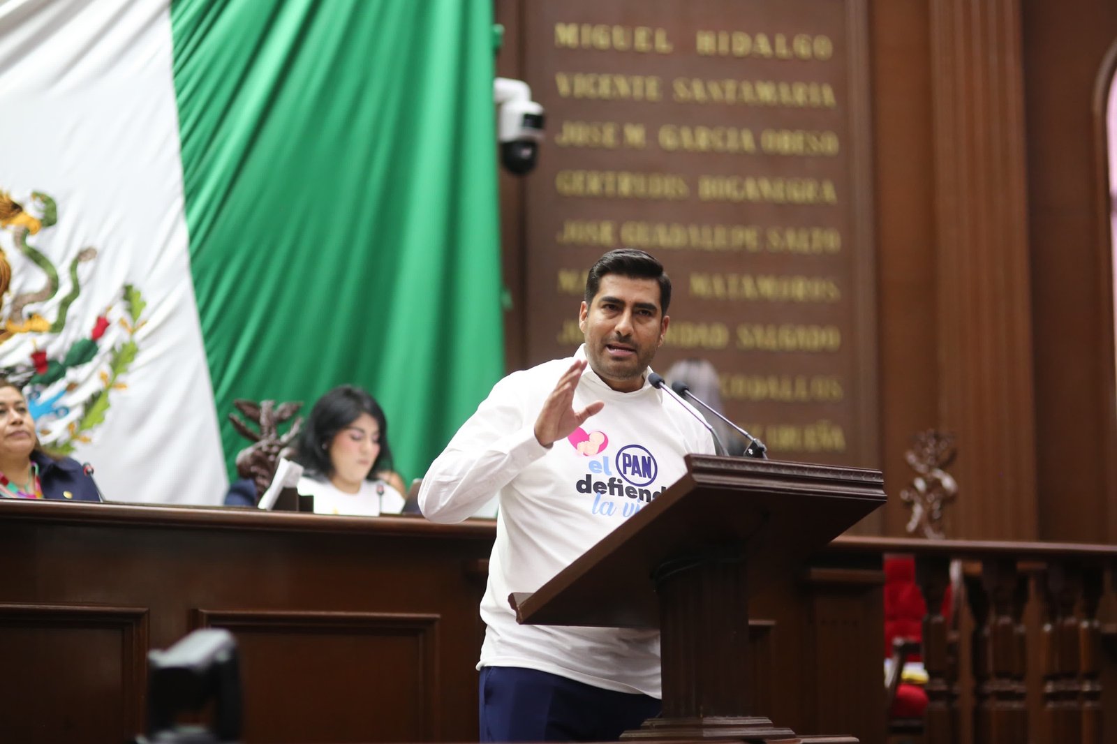 Incongruencia legislativa en el Congreso: Poncho Chávez