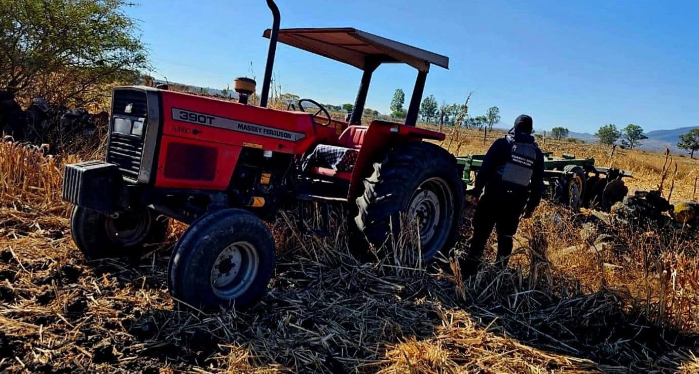 Campesino muere arrollado por su tractor