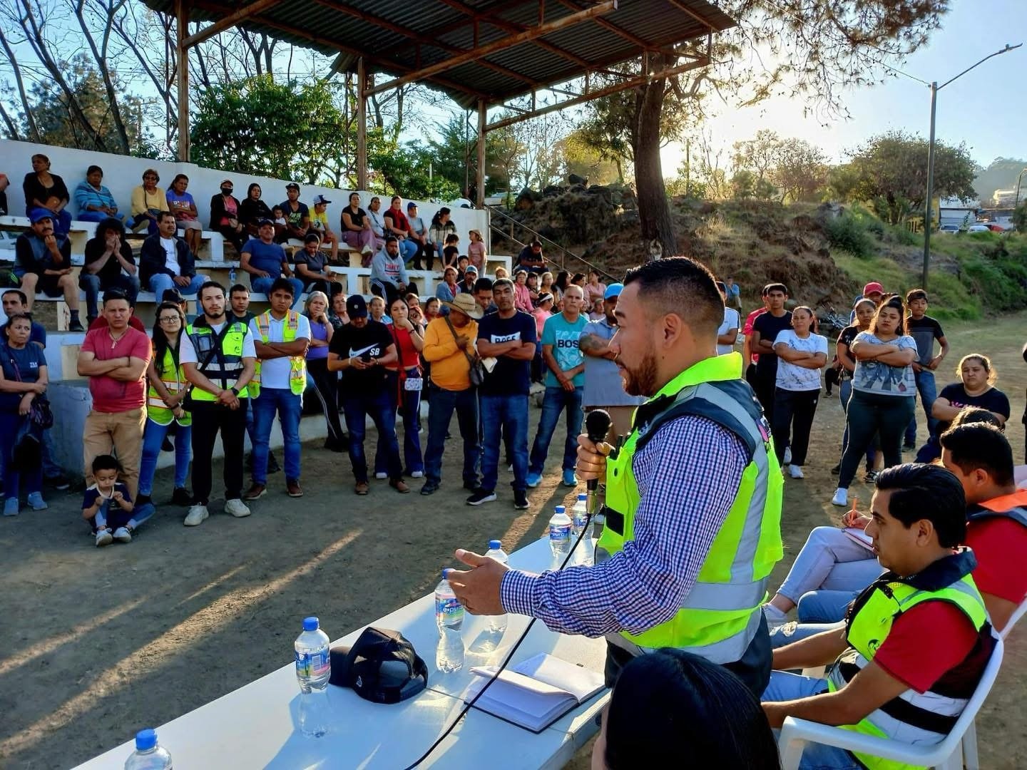 Gobierno de Uruapan atiende demandas de vecinos de la 28 de Octubre y El Inguambal