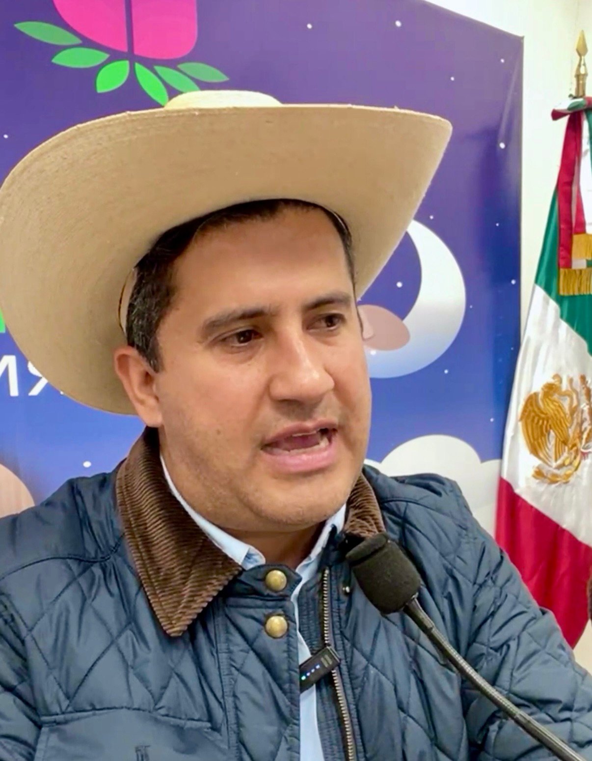 Alcalde Carlos Manzo llama a denunciar corrupción en la policía municipal