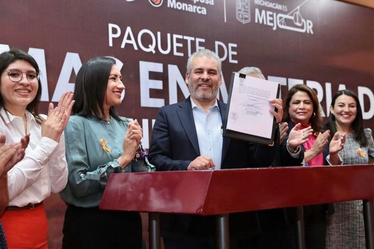 Michoacán refuerza castigo a deudores alimentarios: sin licencias, sin cargos y hasta cárcel