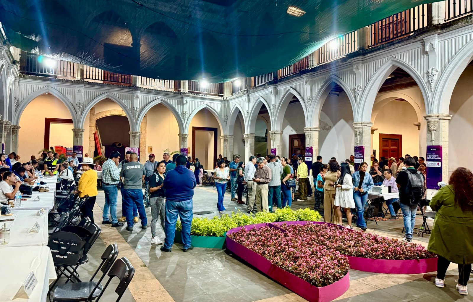 Gran aceptación de las “Mesitas” de Atención Ciudadana en Uruapan