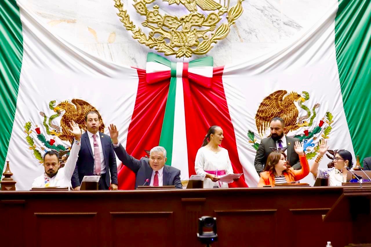 Reconoce 76 Legislatura el término Gobernadora en Constitución Michoacana