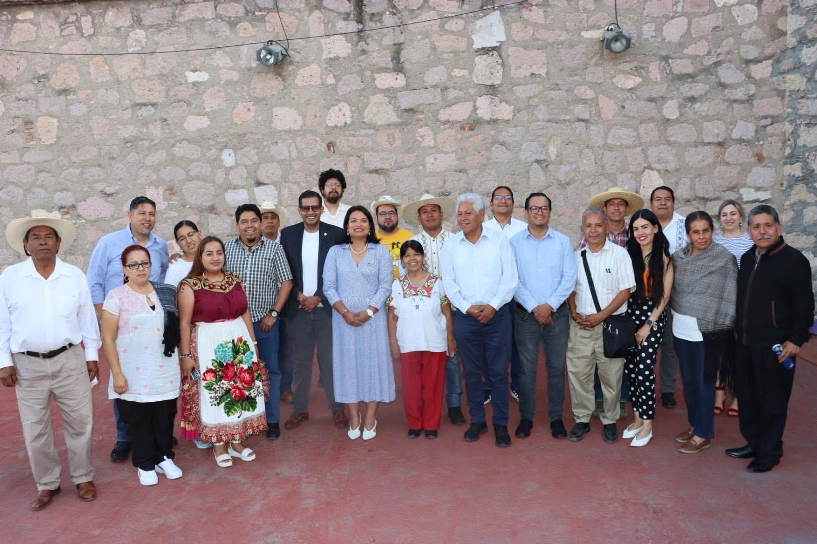 Respaldan diputados iniciativa ciudadana sobre Derechos Lingüísticos de los pueblos indígenas de Michoacán