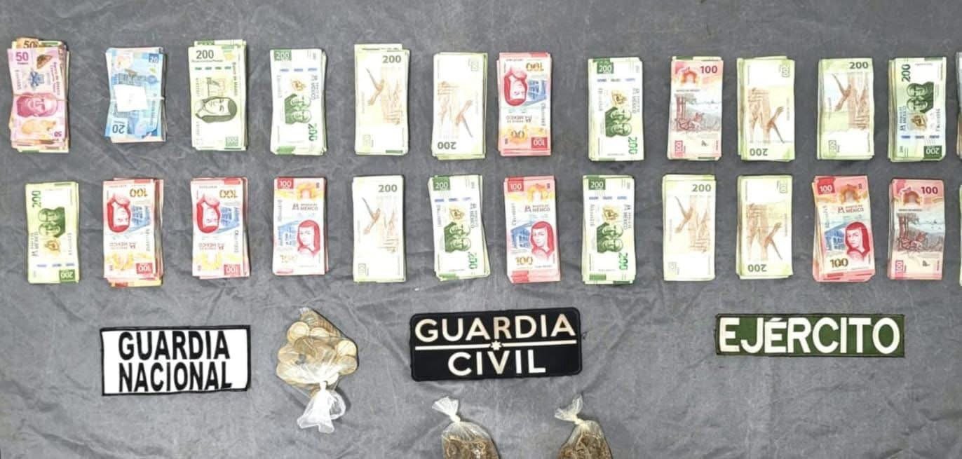 Detienen a dos hombres con droga y más de 250 mil pesos en efectivo
