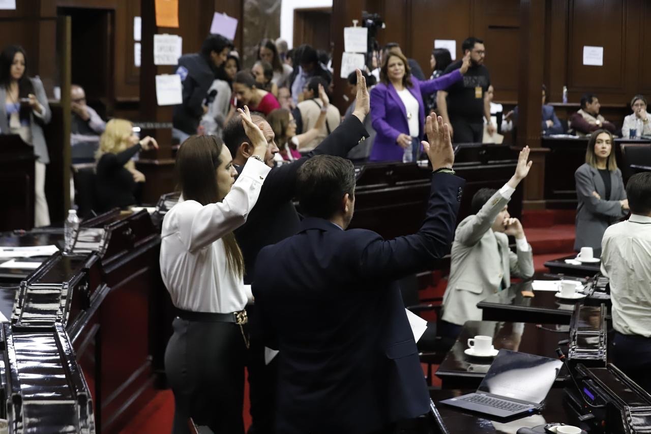 Tipifica 76 Legislatura la apología del delito salvaguardando la libertad de expresión y prensa
