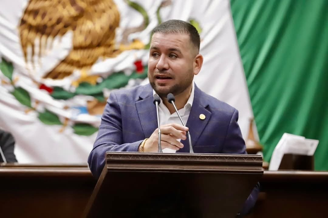 Propone Reyes Galindo el nombre de “Porfirio Muñoz Ledo” al área de estudios legislativos del Congreso de Michoacán