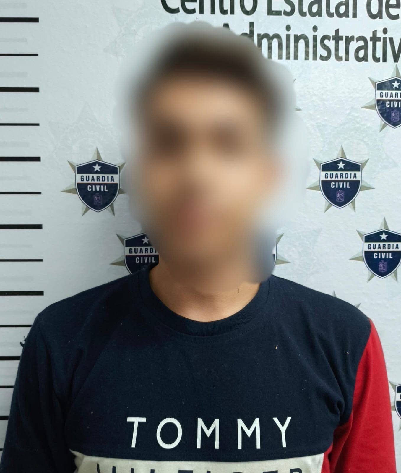 Detienen a hombre con orden de aprehensión por homicidio calificado