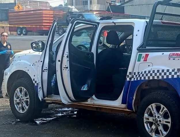 Ultiman a dos policías municipales en Tingüindín