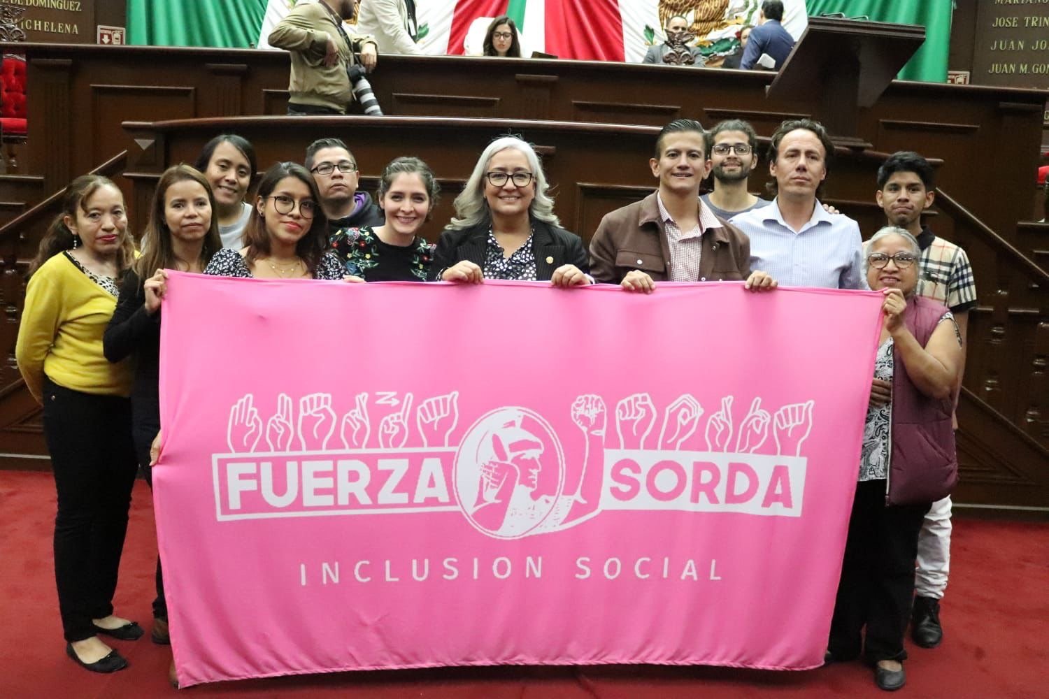 Tras aprobación de reforma propuesta, Emma Rivera celebra el reconocimiento constitucional de la Lengua de Señas