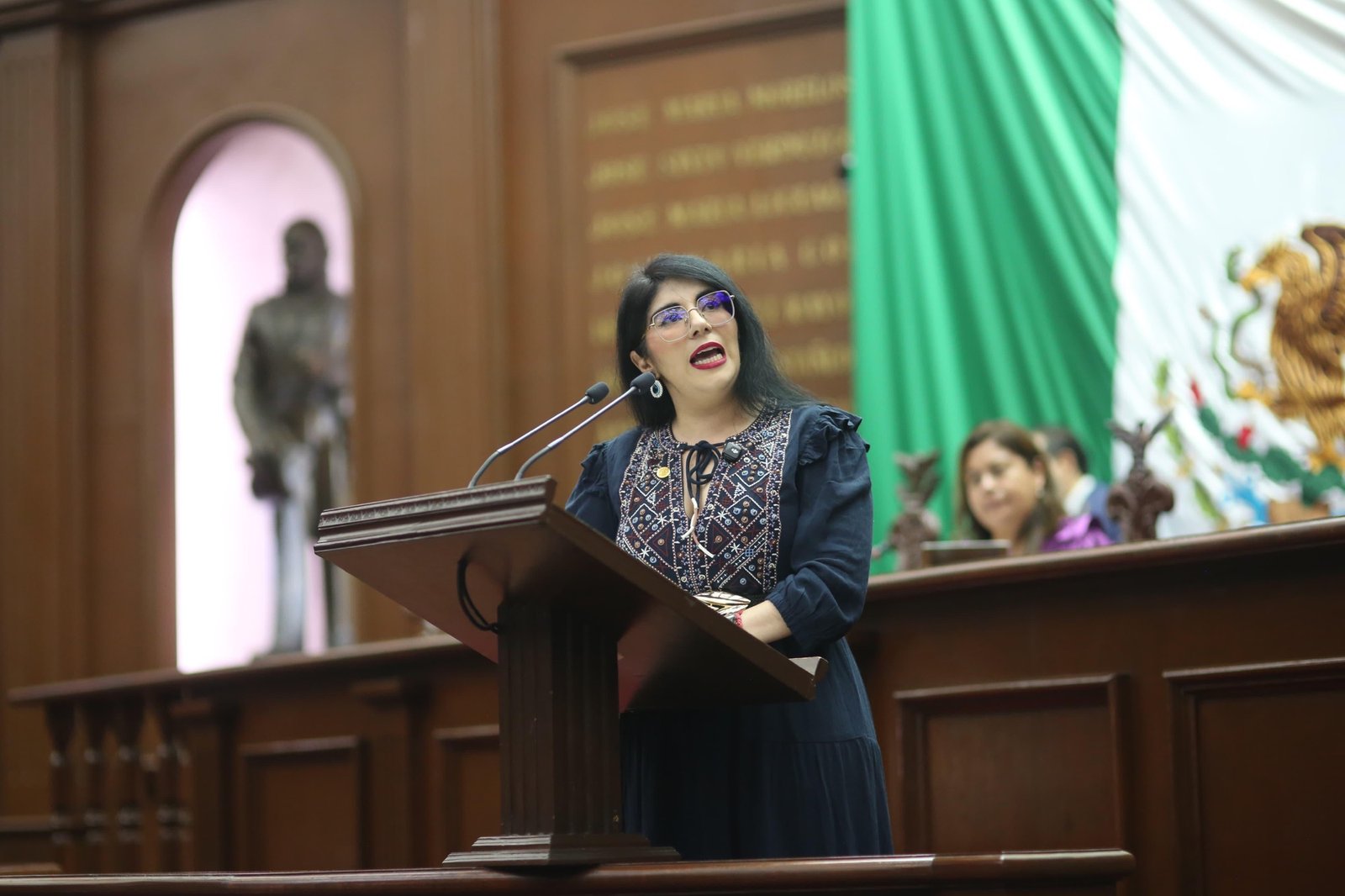 Propone Vanhe Caratachea reforma para extender pensión alimenticia hasta la obtención de título y cédula profesional