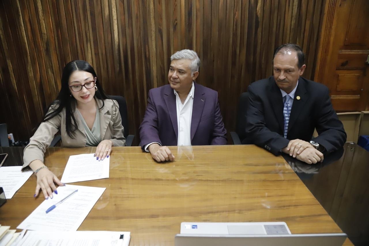 Congreso del Estado y ECOCE A.C., firman convenio de colaboración en pro del reciclaje