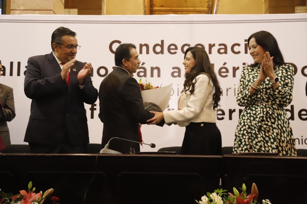 Entrega 76 Legislatura Medalla al Mérito Docente 2025 al doctor Rafael Lara Hernández