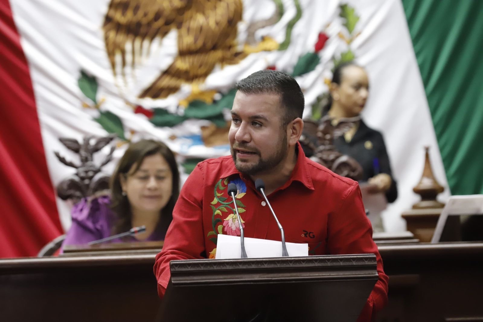 Propone Reyes Galindo reducción de regidores en municipios de Michoacán