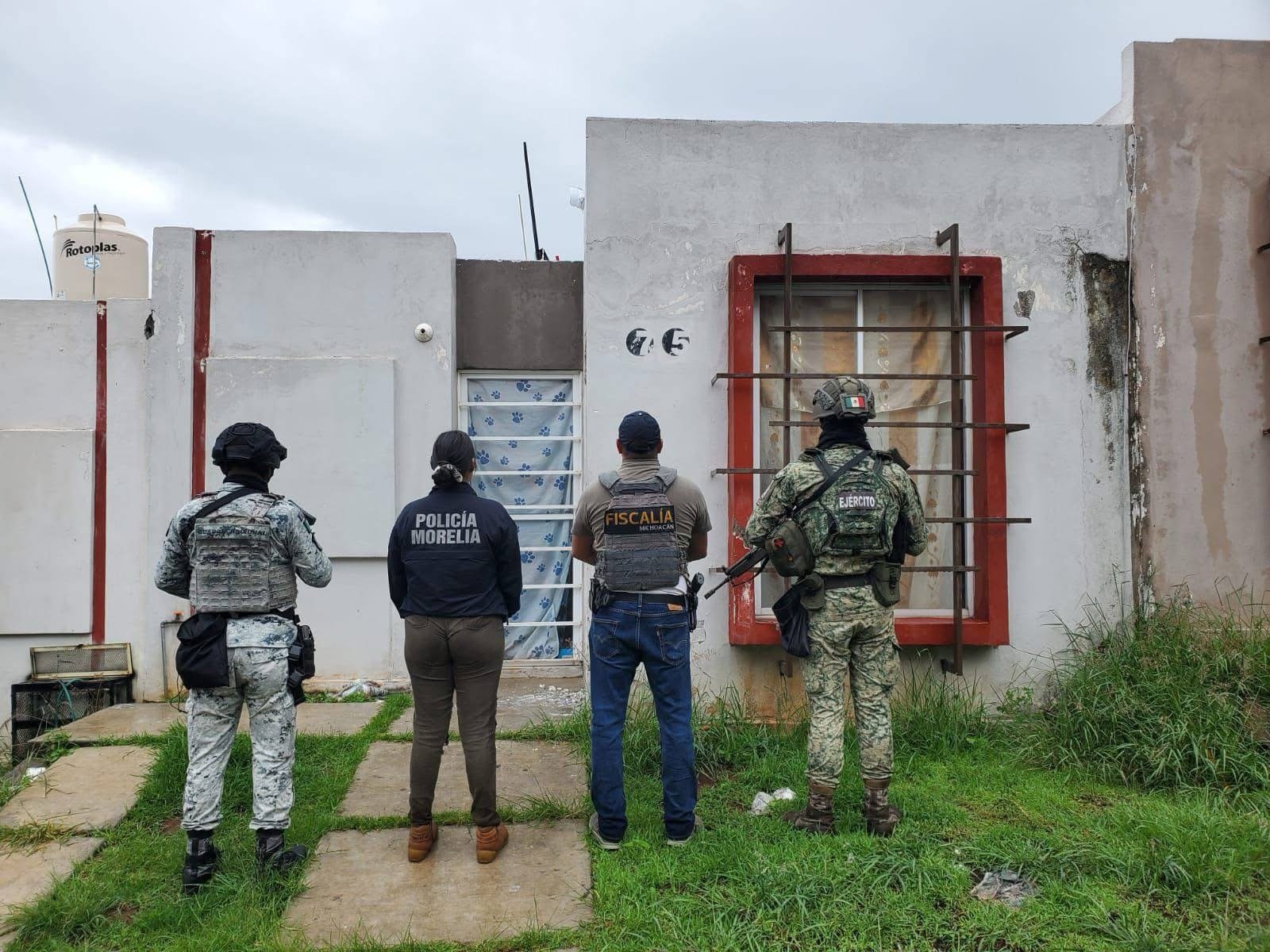 Asegura FGE más de 800 dosis de narcótico en dos cateos realizados en Morelia; hay cuatro personas detenidas