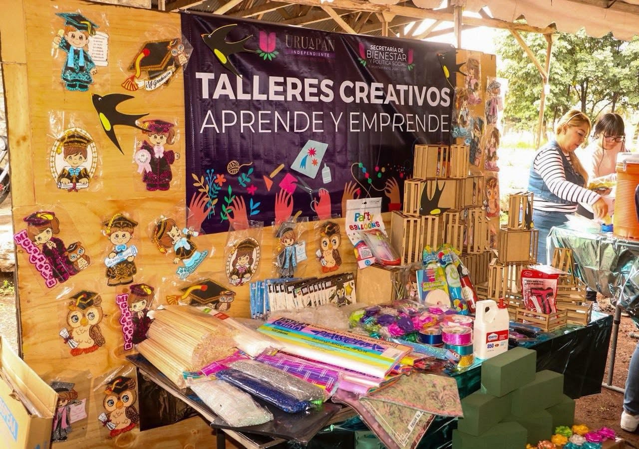 Realizan con éxito Taller Gratuito de Arreglos de Graduación en Uruapan