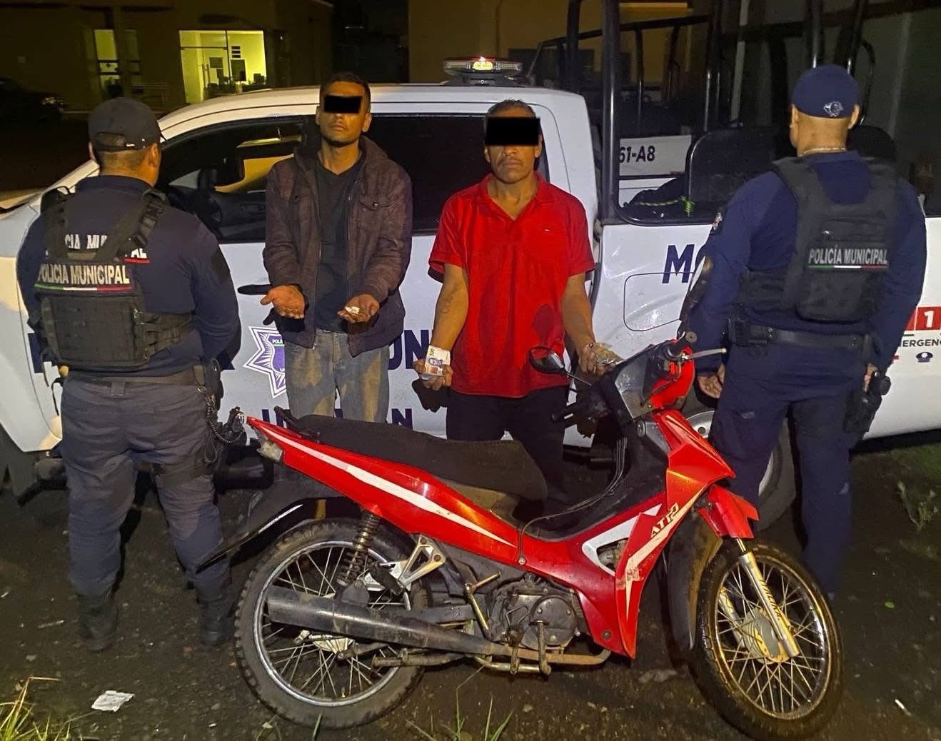 Detienen a dos personas en Uruapan con droga y dinero en efectivo