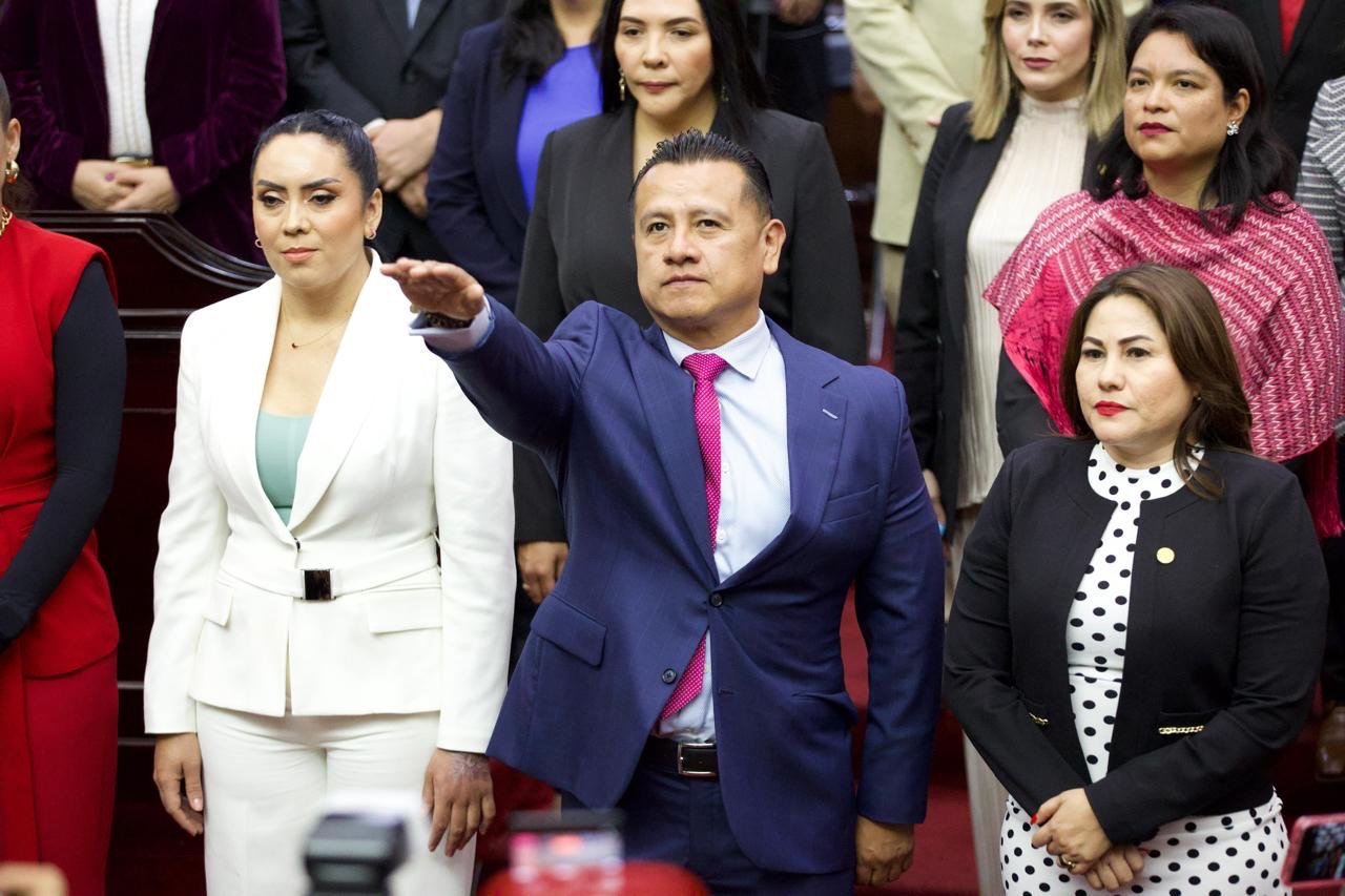 Designa 76 Legislatura a Carlos Torres Piña como Fiscal General del Estado