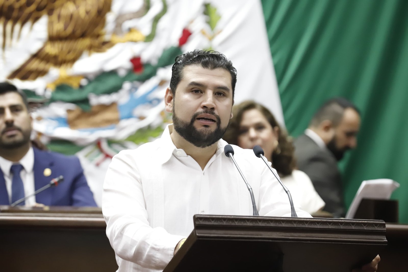 Octavio Ocampo celebra aprobación de dictamen que amplía atribuciones en favor de periodistas