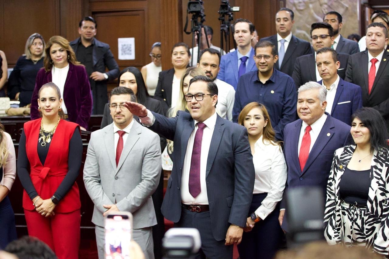 Legisladores nombran a Víctor Manuel Serrato como titular de la CEEAV