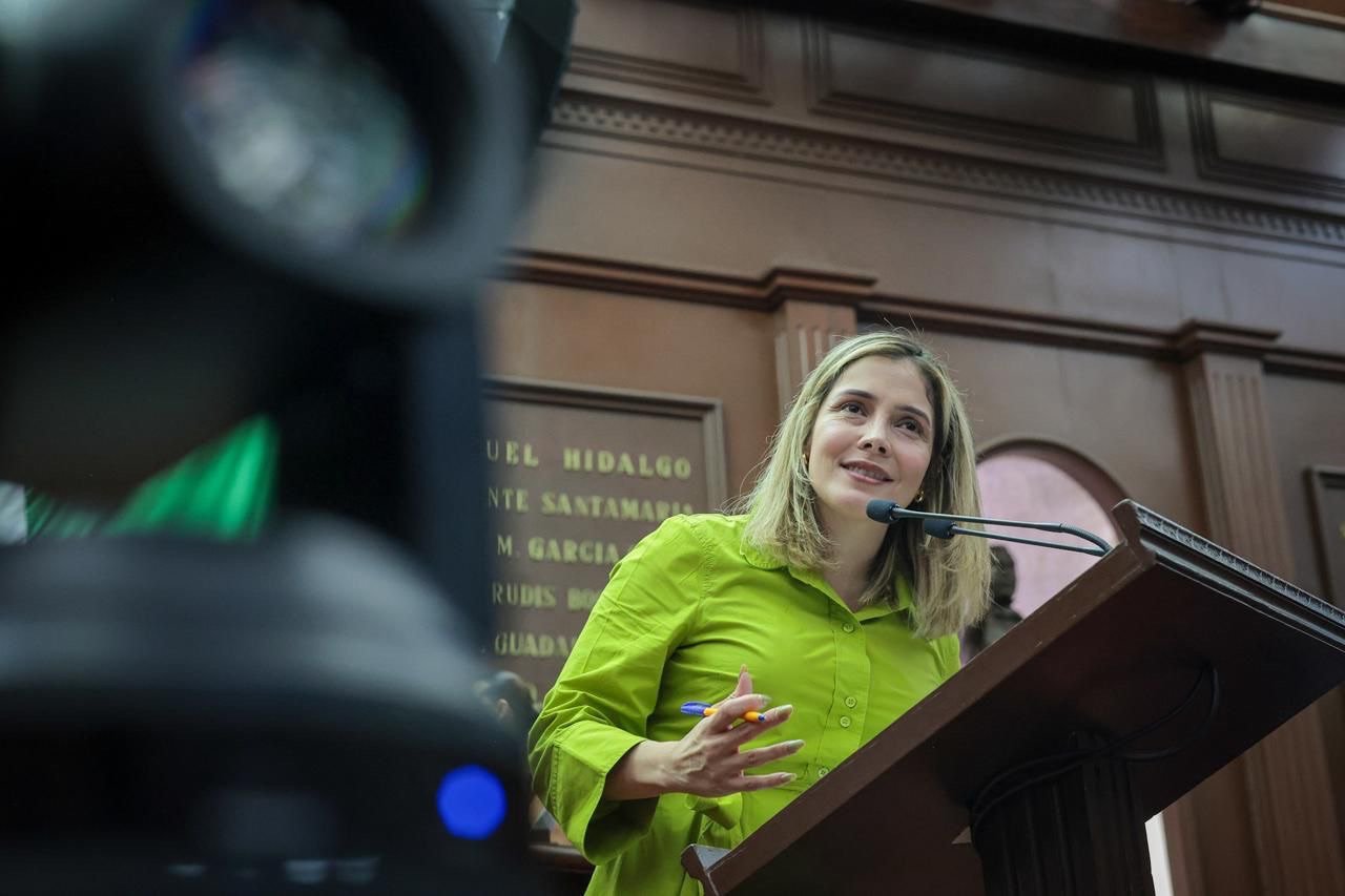 Plantea Brissa Arroyo que por ley se aplique la licencia de paternidad de manera obligatoria