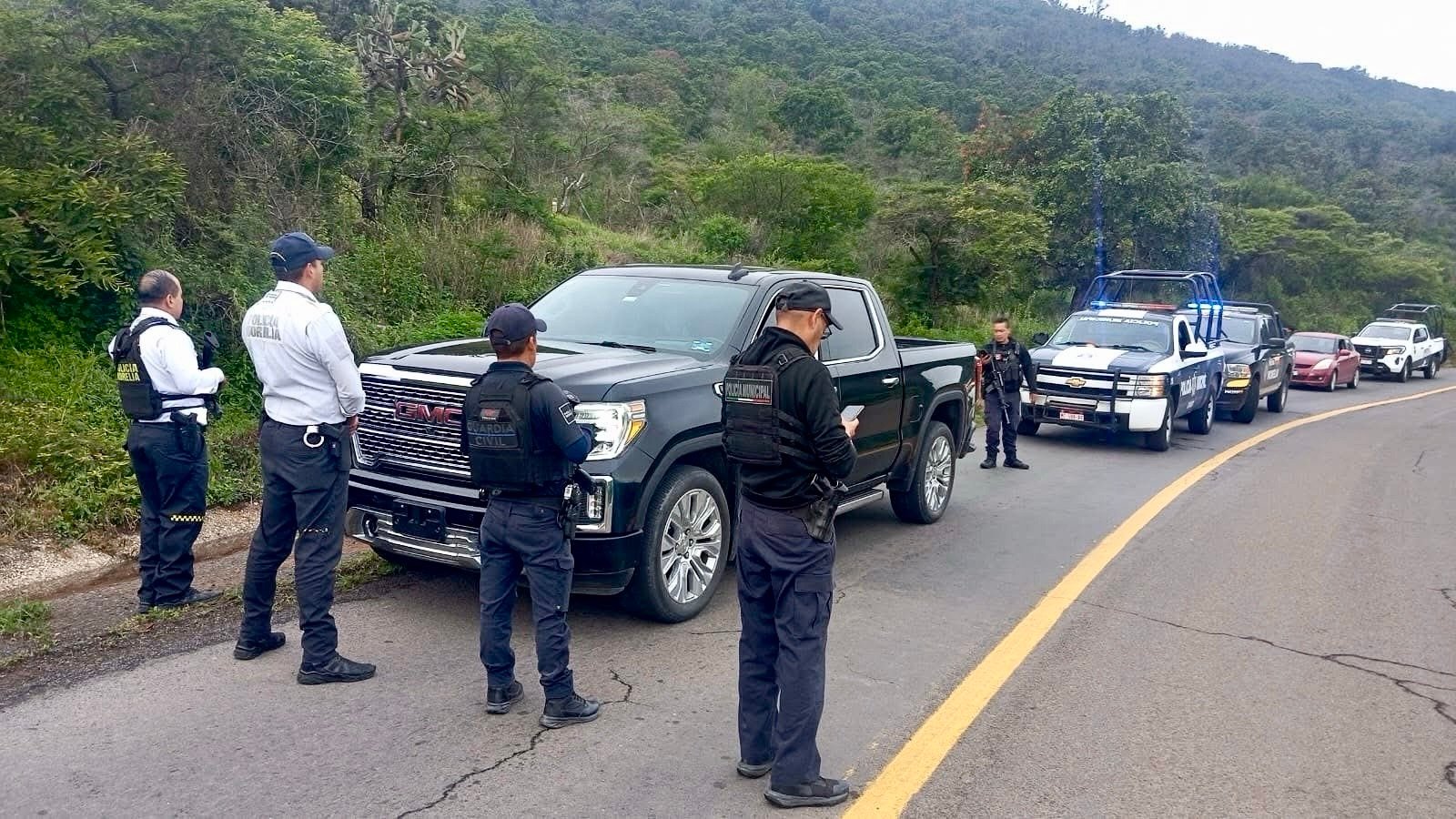 Roban con violencia camioneta de la Presidenta del Congreso de Michoacán