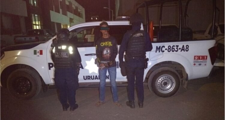 Aseguran a hombre con réplica de arma y droga durante operativo en Uruapan