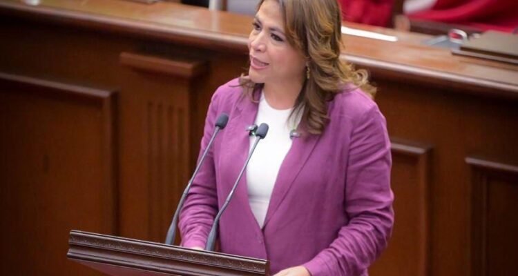 Fabiola Alanís impulsa reforma constitucional para sancionar la violencia política de género en Michoacán