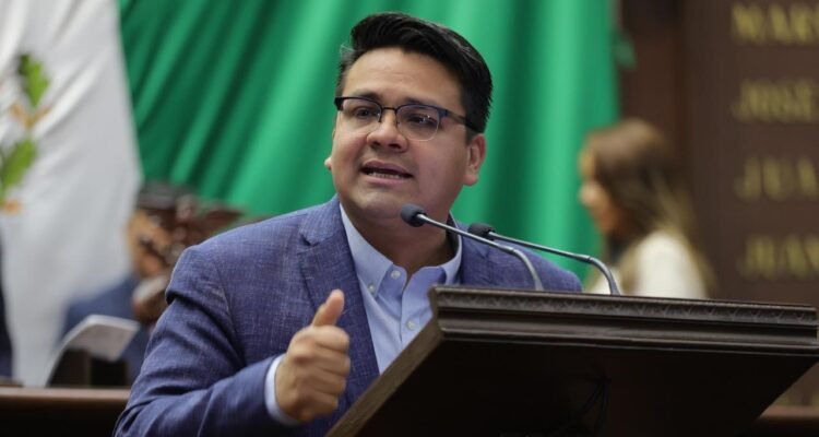 Toño Carreño, desde tribuna, plantea que una reforma electoral debería contemplar la anulación de comicios cuando algún candidato sea privado de la vida