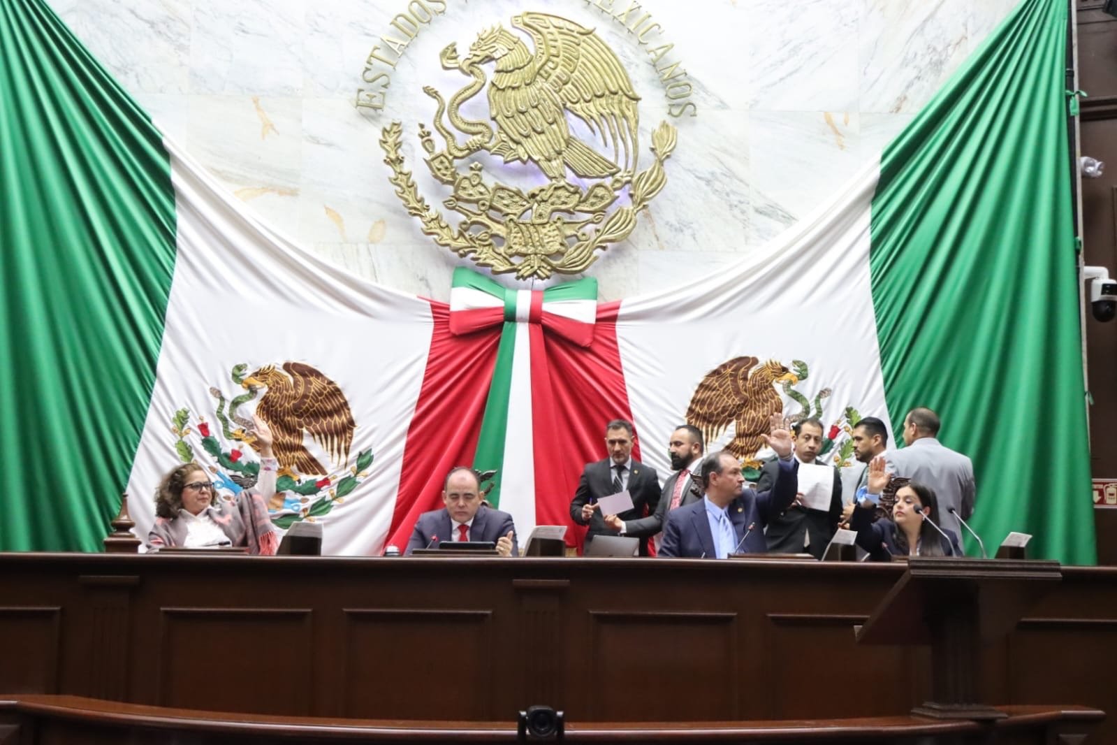 Congreso del Estado mandata perfiles idóneos en cargos de primer nivel en el sector salud