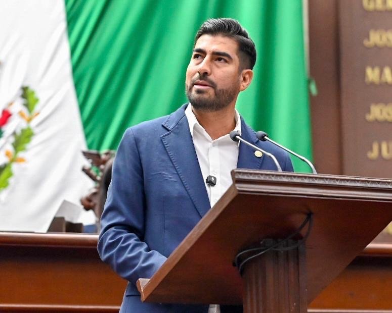 Poncho Chávez propone capacitación obligatoria dos veces al año para fortalecer la atención del DIF a niñas, niños y adolescentes Poncho Chávez propone capacitación obligatoria dos veces al año para fortalecer la atención del DIF a niñas, niños y adolescentes