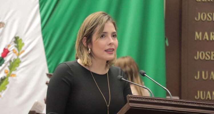 Diputada Brissa Arroyo plantea desarrollo policial con perspectiva de género