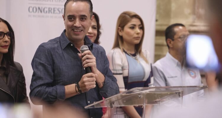 Pide Juan Pablo Celis calma ante eventual ajuste presupuestal en el Congreso