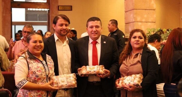 Celebra Vicente Gómez incorporación de cooperativas en la Ley de Desarrollo Económico