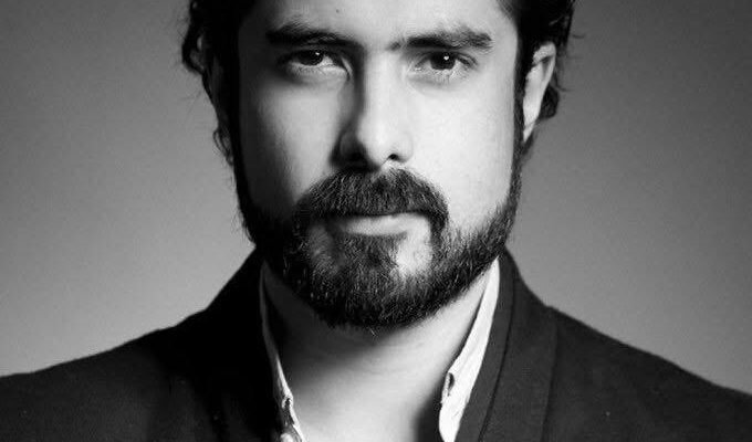 Actor José Ángel Bichir resulta lesionado tras caer de un tercer piso en la Narvarte Poniente