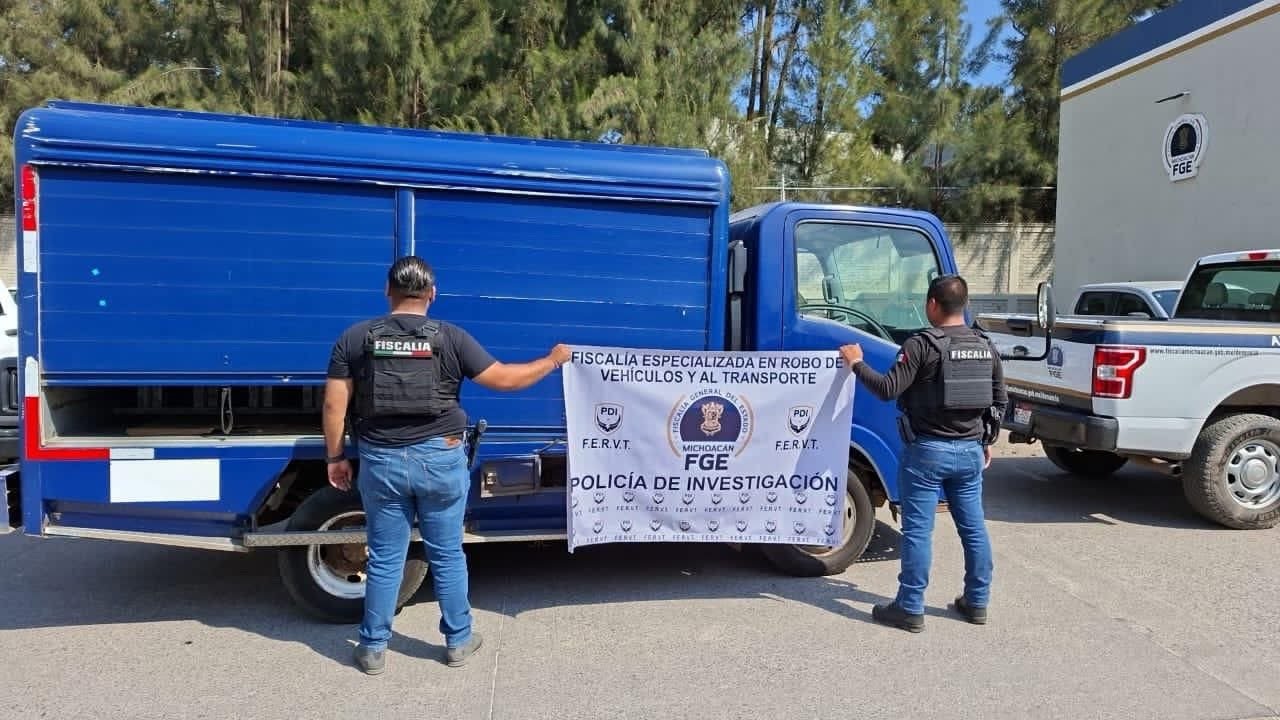 Recupera FGE camión de carga robado con violencia en Michoacán
