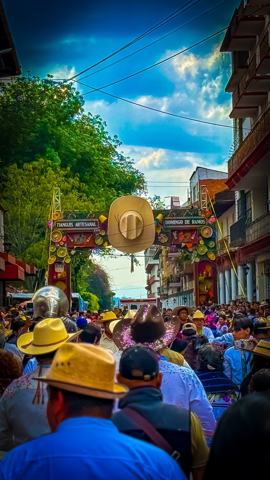 Uruapan fortalece su vocación turística con el Tianguis Artesanal de Domingo de Ramos