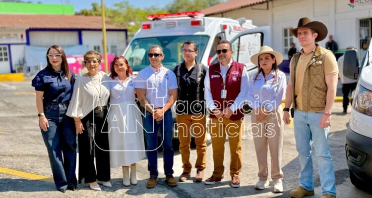 Fortalece Gobierno de Uruapan atención médica con nuevas ambulancias