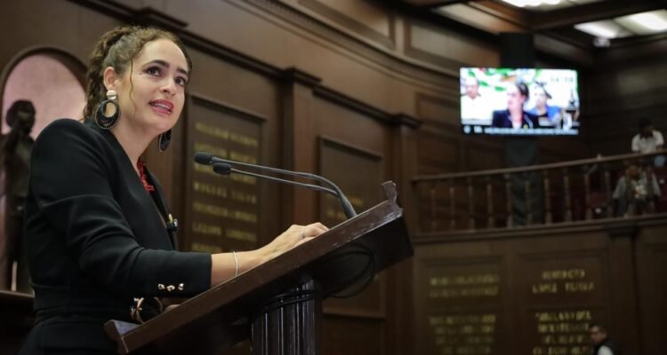 Sandra Arreola presenta iniciativa para garantizar intérpretes de Lengua de Señas en los Servicios de Salud de Michoacán
