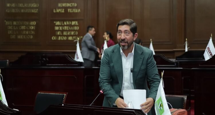 Propone Abraham Espinoza acciones para prevenir la deserción escolar mediante detección temprana de riesgos