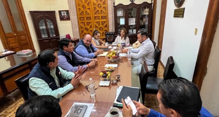 Recibe JUCOPO iniciativa ciudadana por parte de la CMIC
