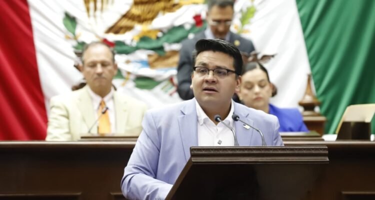 Toño Carreño destaca compromiso de la Comisión de Asuntos Electorales con la democracia