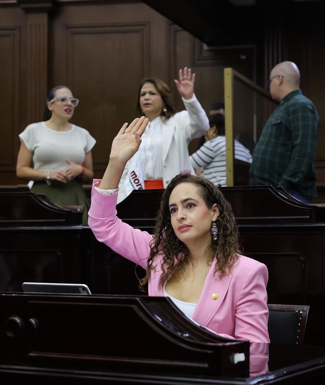 Para romper círculos de círculo de violencia, propone Sandra Arreola apoyo prioritario para huérfanos por violencia en Michoacán
