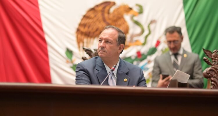 David Martínez Gowman presenta iniciativa para dar certeza jurídica al patrimonio de las familias michoacanas