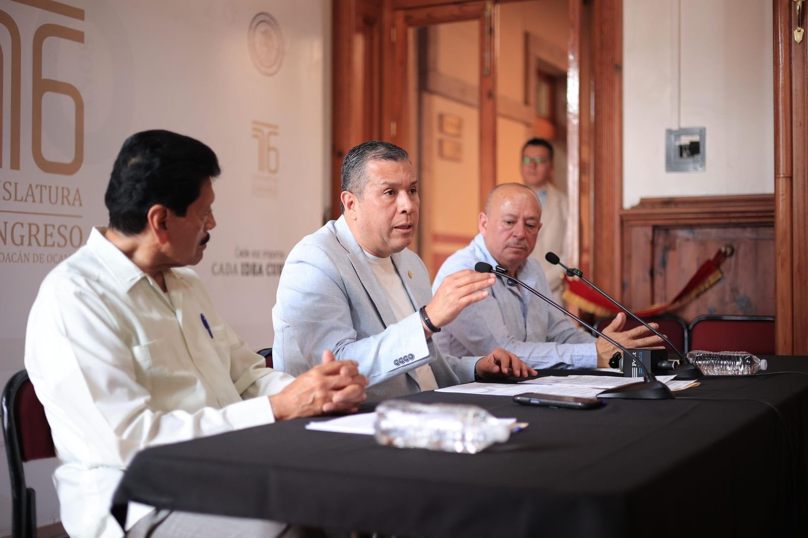 Barragán acompaña presentación de dos iniciativas del sector transportista del estado