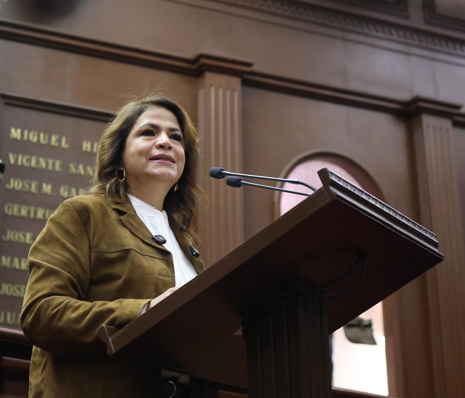 Fabiola Alanís respalda aprobación de reforma constitucional contra el feminicidio que se logró en el Congreso de Michoacán